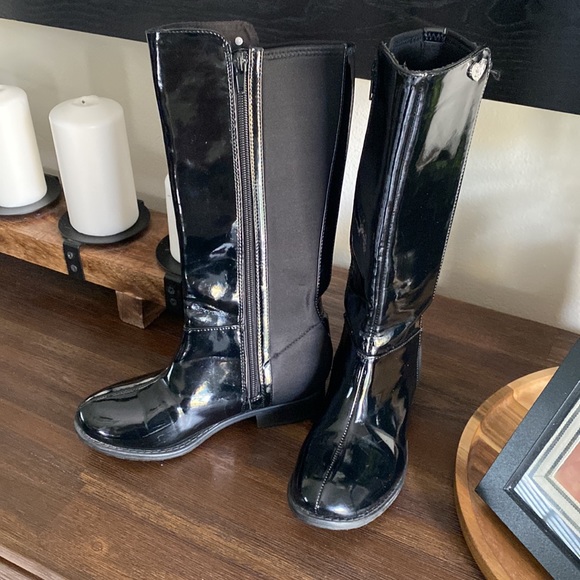 Girl’s Stuart Weitzman 50/50 Black Patent Boot - Picture 2 of 6